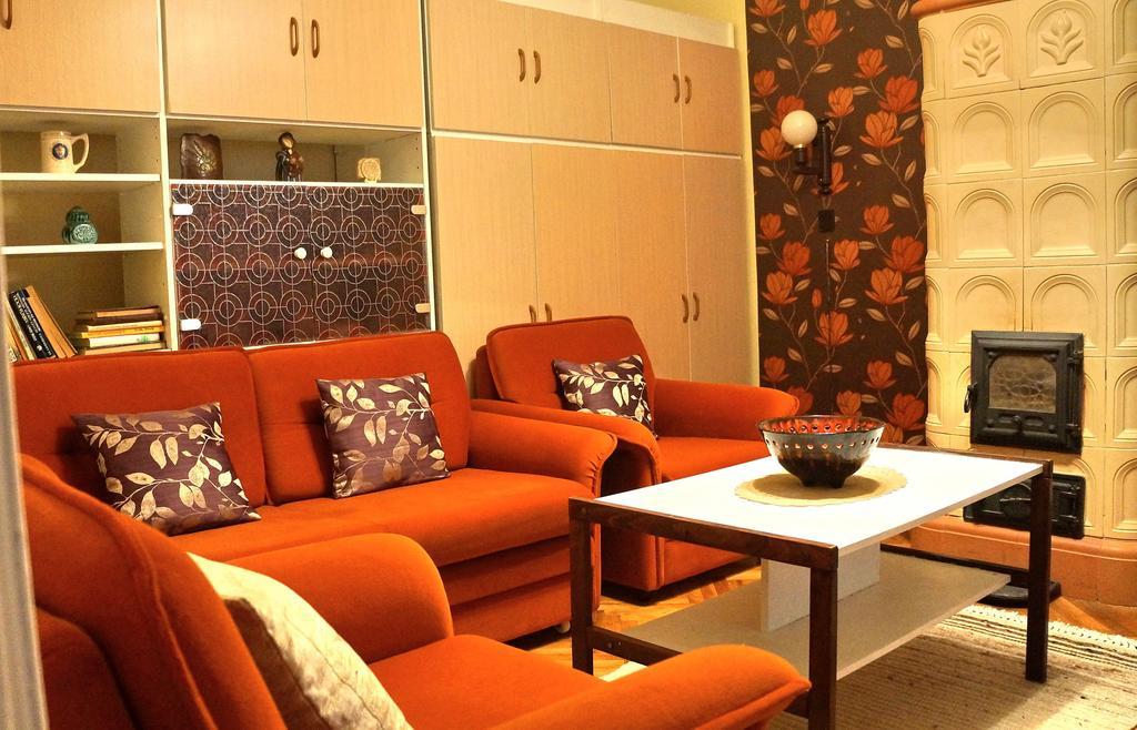 Вилла Hajnal Apartman Дьюла Экстерьер фото